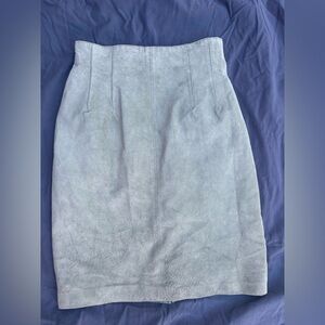 Beautiful Vintage Dana Brooke green suede pencil skirt  size 6